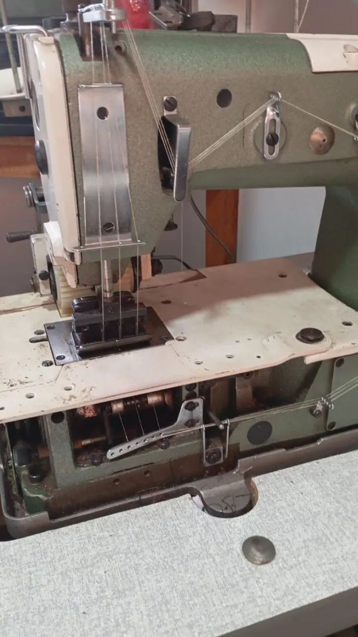 Máquina elásticadeira 4 agulhas 