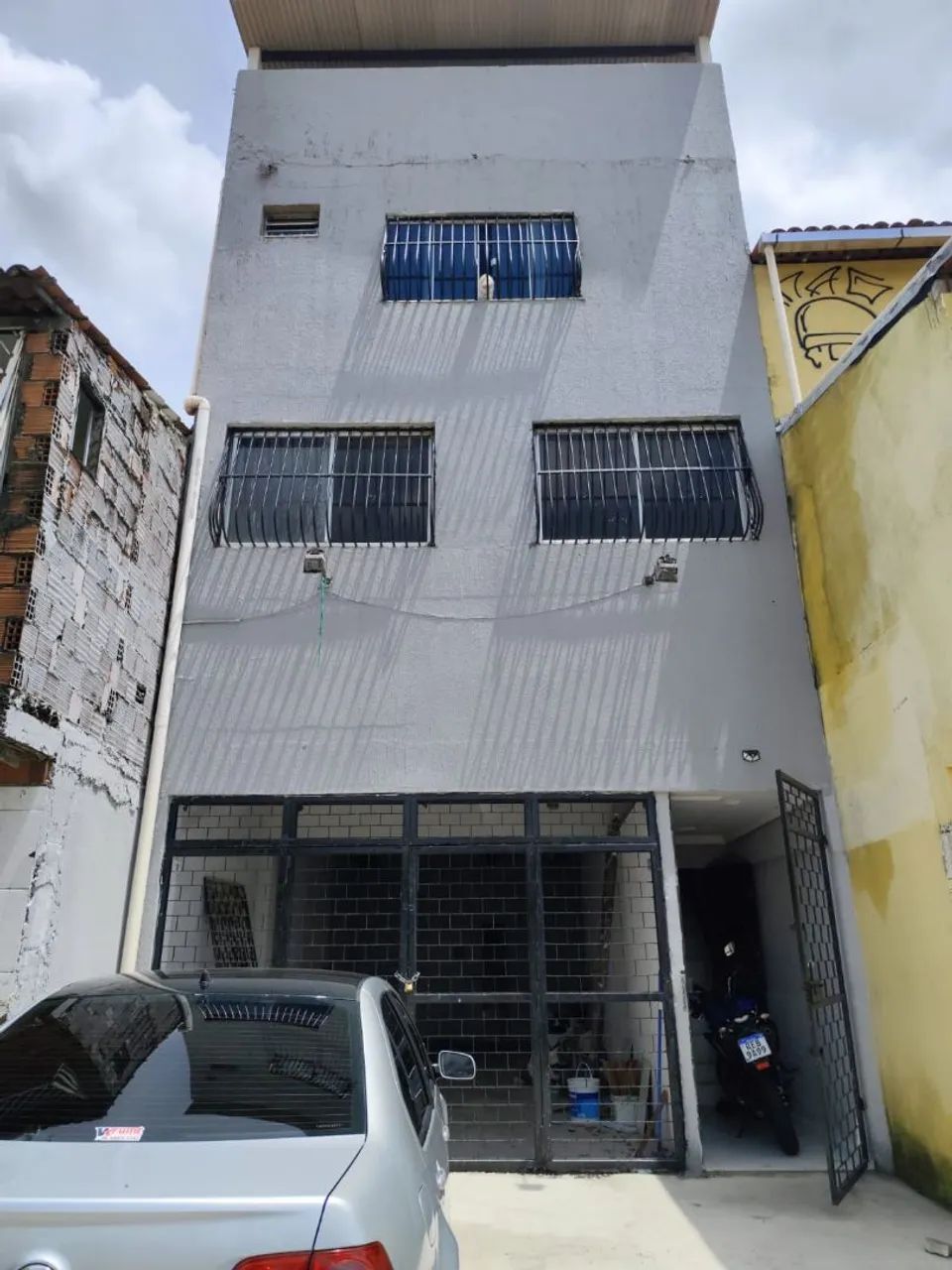 Vendo prédio de frente para 116
