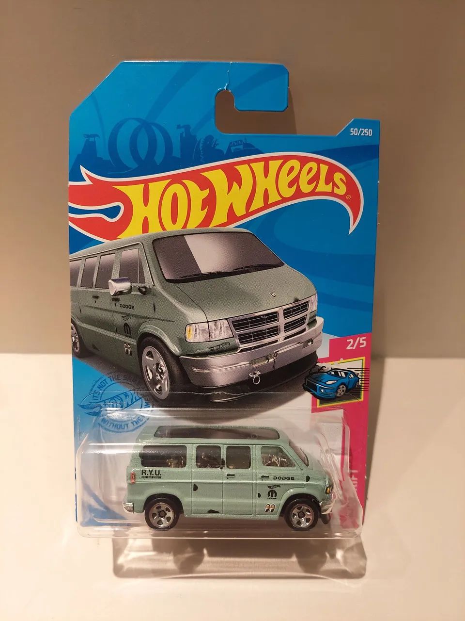 Hot Wheels Dodge Van (lacrado)