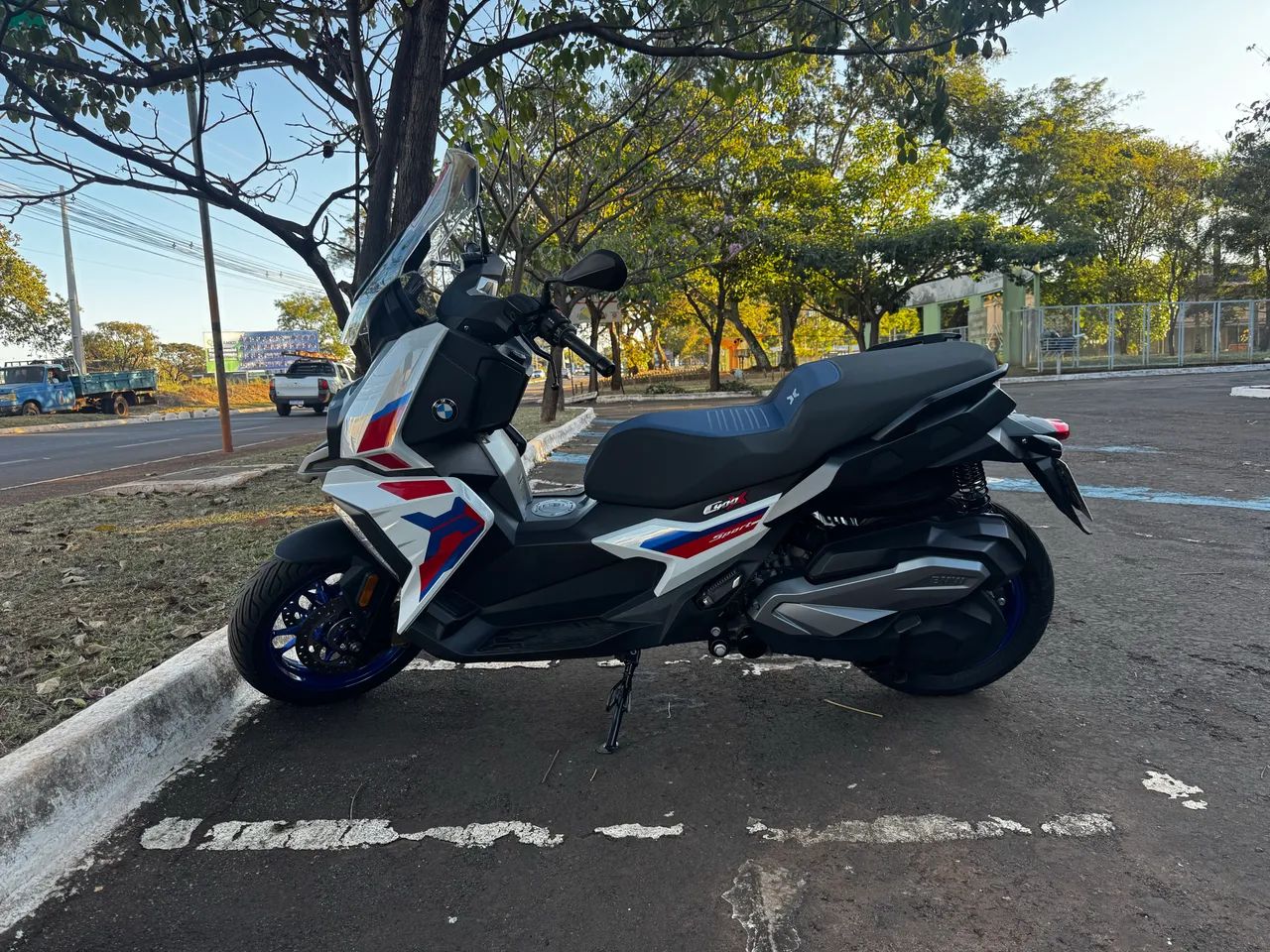 BMW C400X