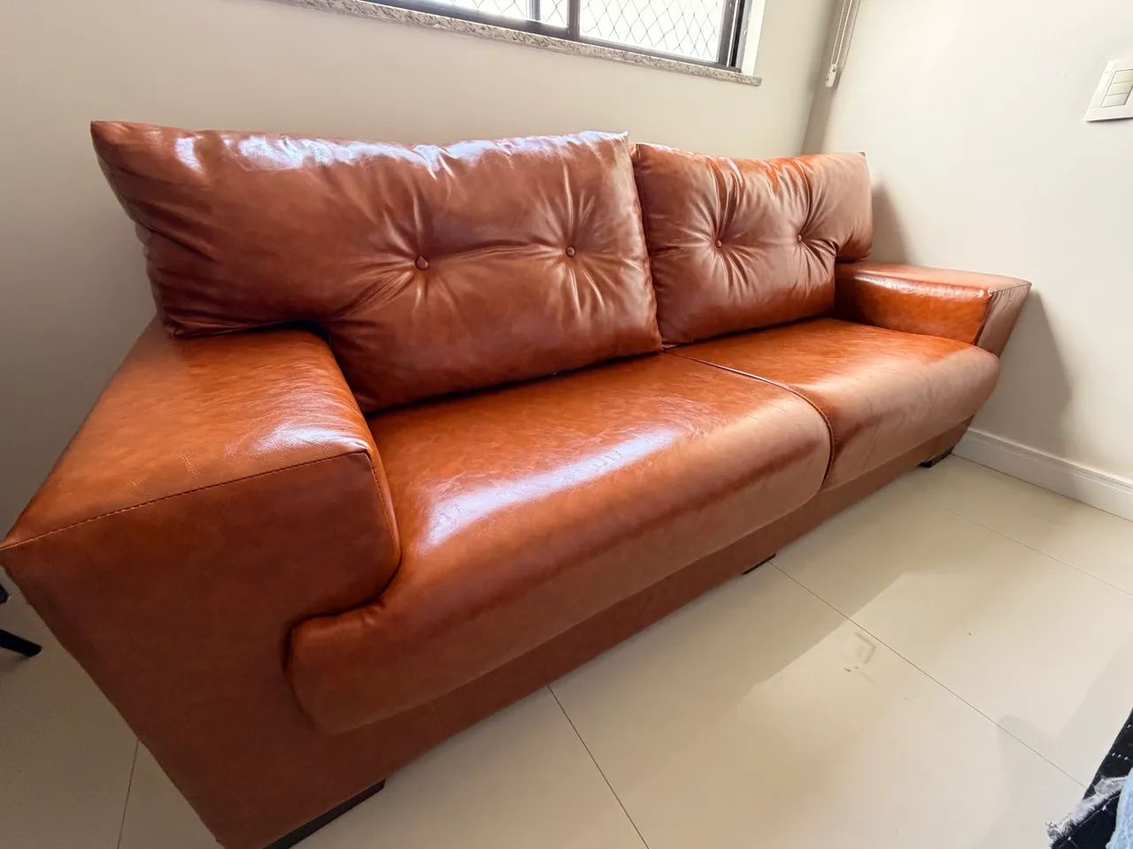 Vende-se sofá pouquíssimo usado - Foto 3