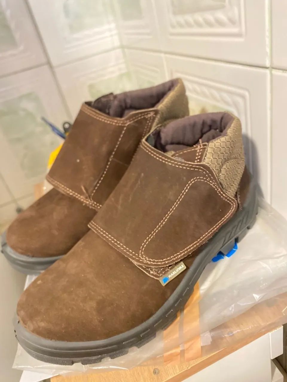 Botina Marluvas Velcro n 44 Nova  - Foto 2