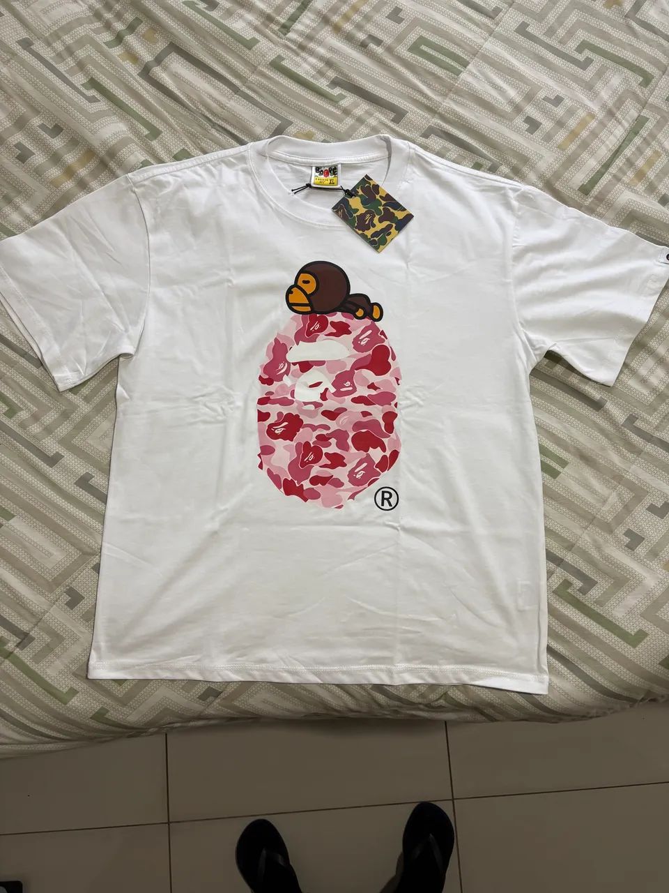 Camisa BAPE GG na ETIQUETA 