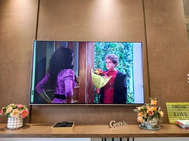 TV LG UJ 7500 55 Polegadas (Leve detalhe na imagem)