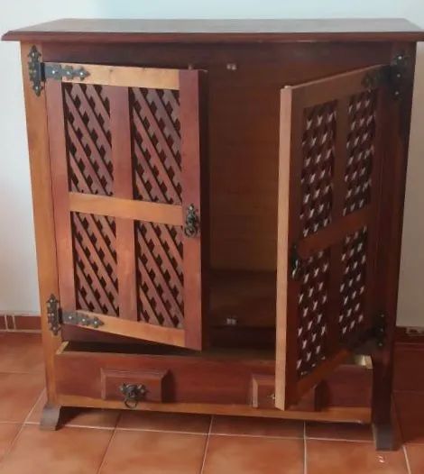 Móvel antigo em Madeira - Foto 2