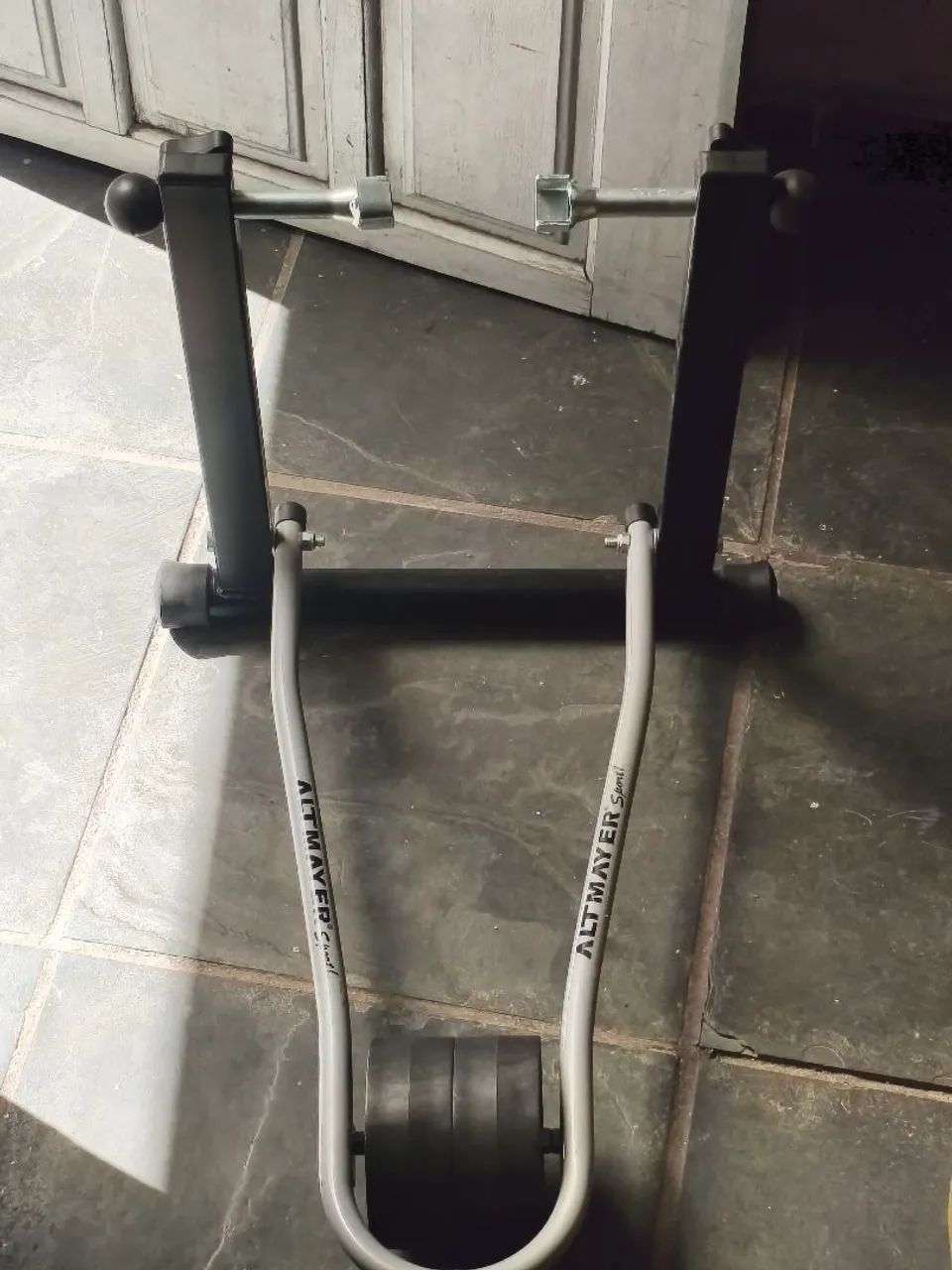 Suporte para exercício de bicicleta ,em bicicleta normal.