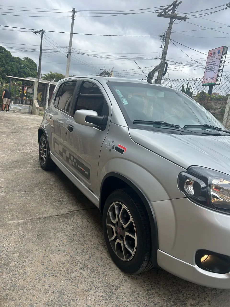 Fiat Uno Sporting 1.4 EVO Fire Flex 8V 4P 2012 - Foto 2