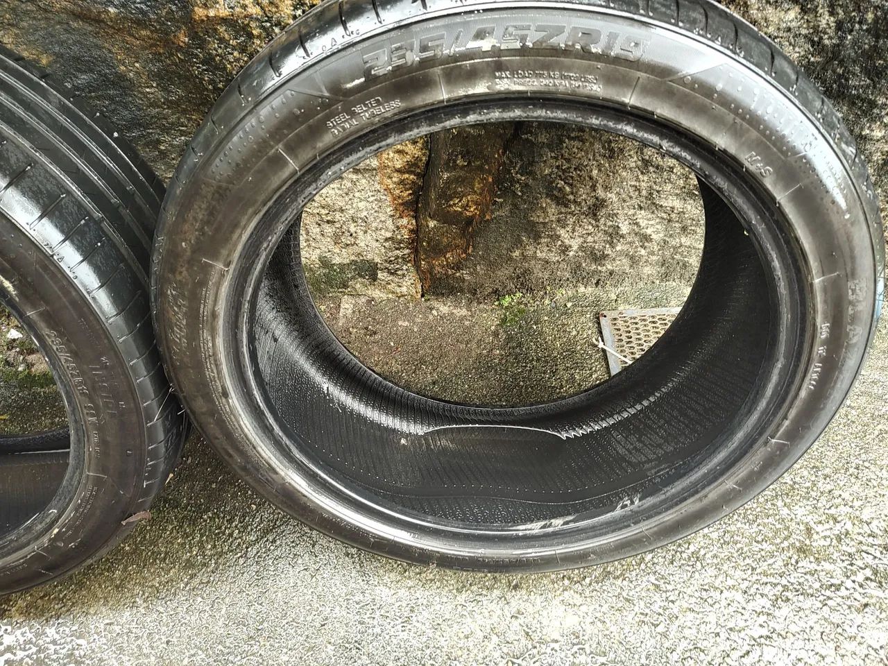 4 pneus 235/45ZR19 Usados BARBADA  - Foto 5