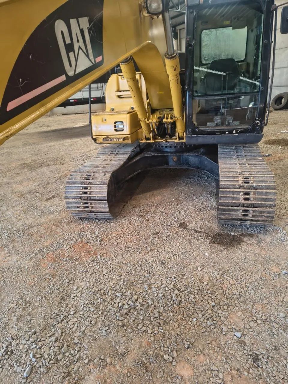 Vendo cat 2007 10 mil horas concha 7 dentes máquina toda original 