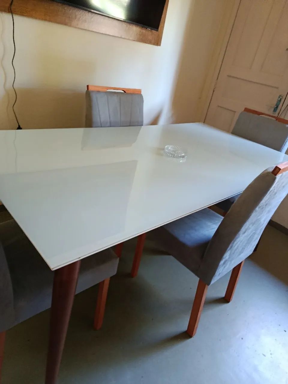 Mesa moderna grande com 6 cadeiras  - Foto 2