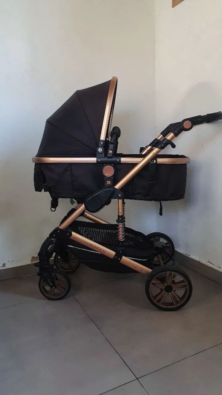 Carrinho de bebê importado 
