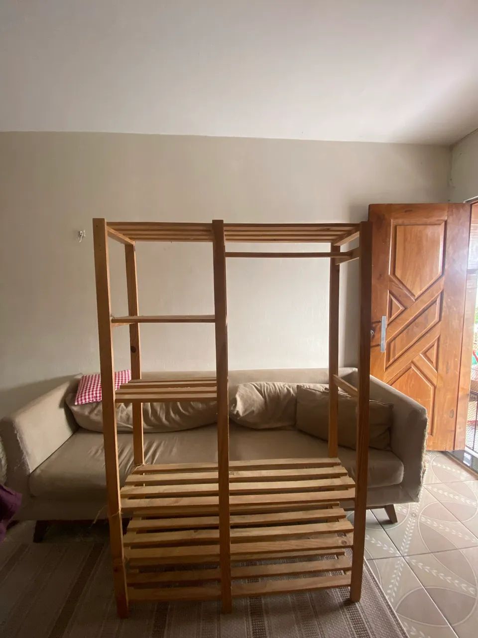 Arara de guarda-roupa pinus - Foto 4