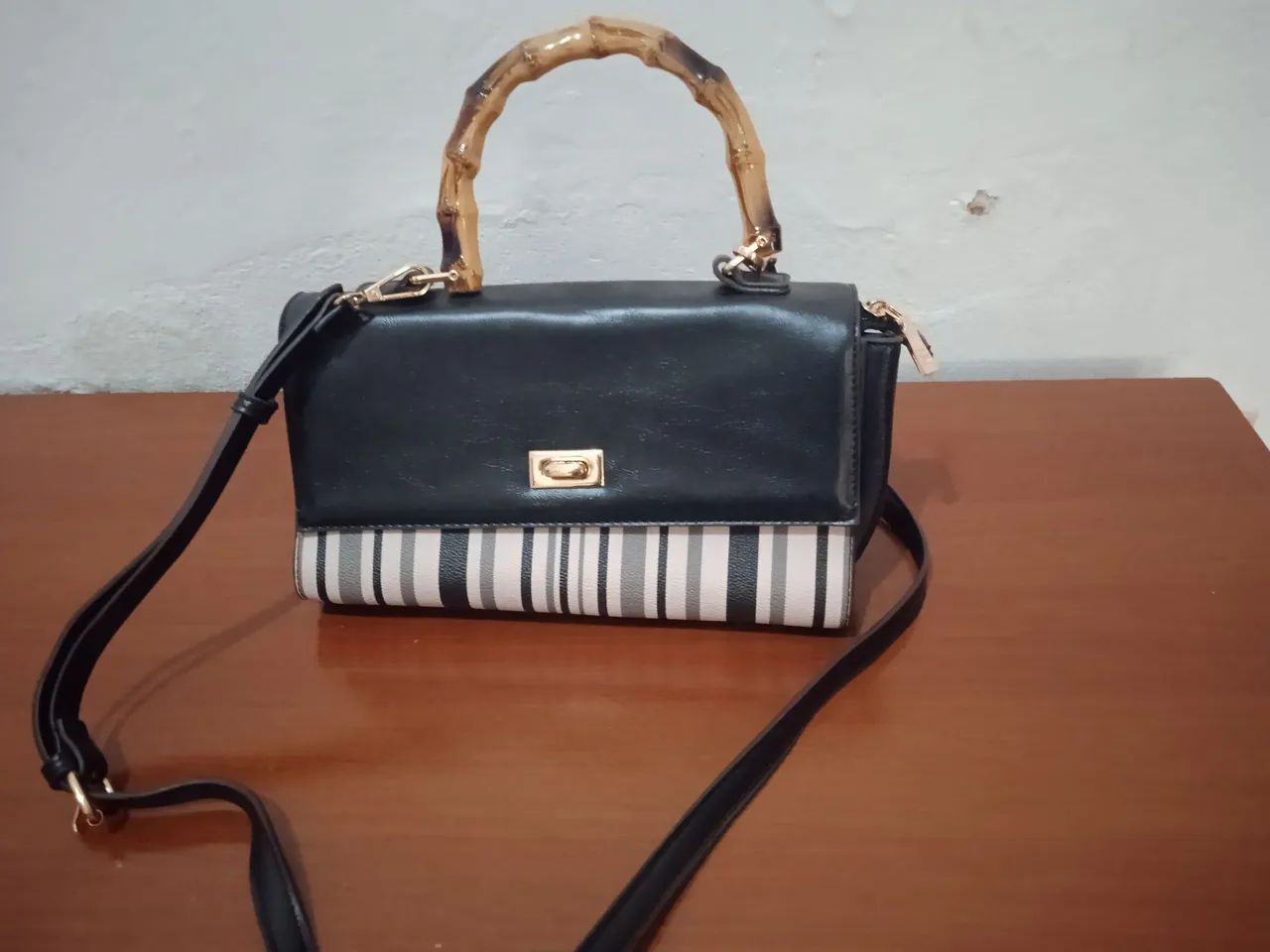 Linda bolsa chenson de ombro e mãos. - Foto 4