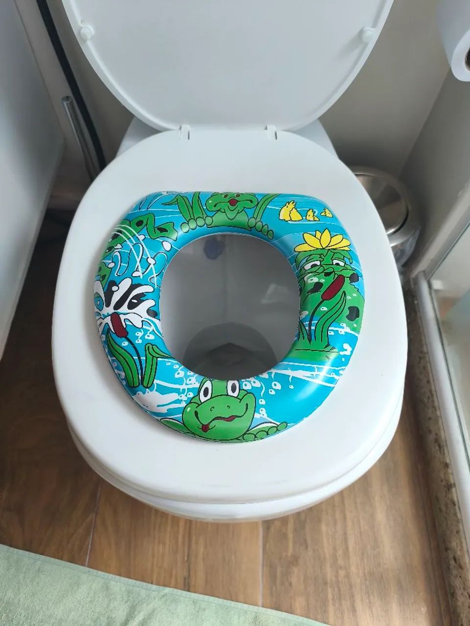 Redutor sanitário infantil 