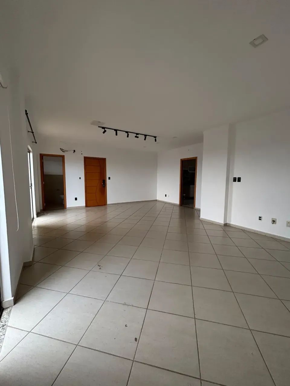 Imóvel para aluguel tem 143 metros quadrados com 3 quartos - Foto 3
