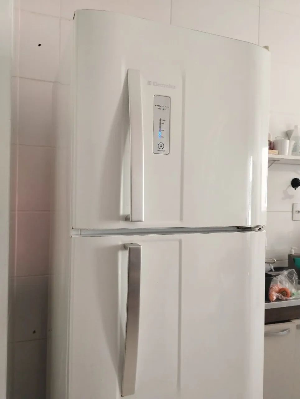 Geladeira FrostFree Eletrolux 370l  - Foto 2