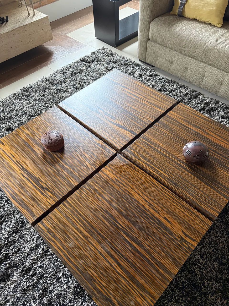 Mesa de centro em madeira 