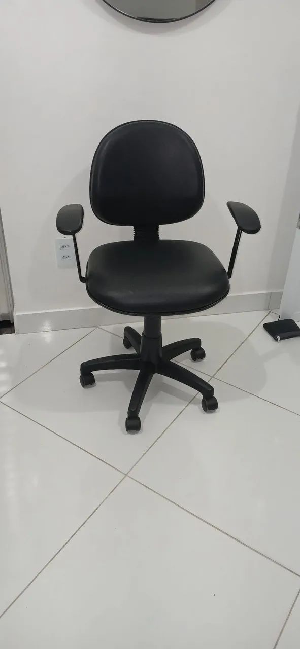 Cadeira de escritório modelo diretor 