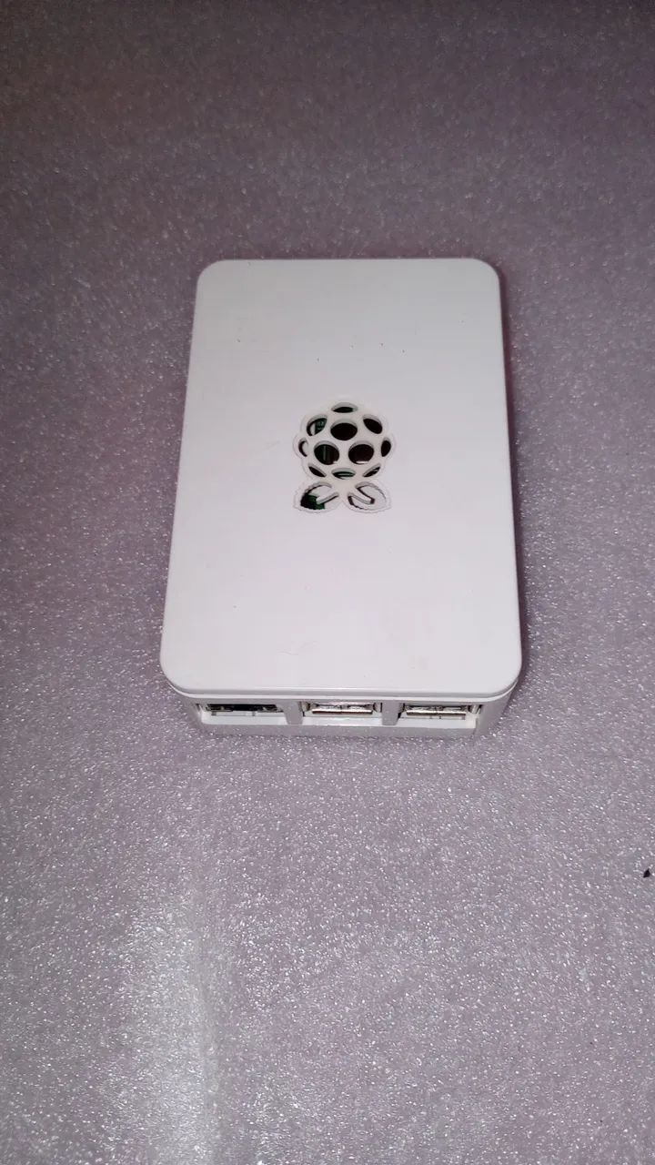 Raspberry PI3 modelo 3 B versão 1.2, com case (sem fonte)