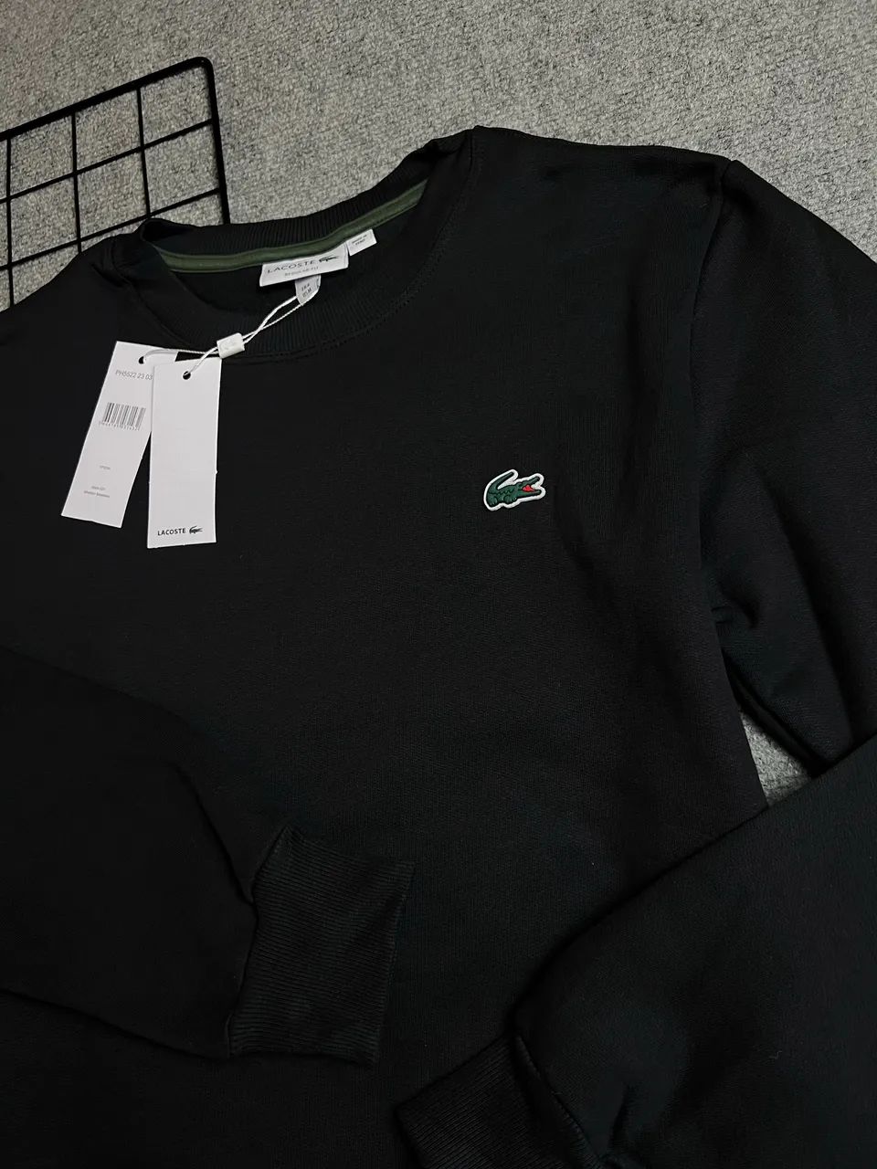 Moletom Lacoste Básico Crocodilo Preto - Foto 2