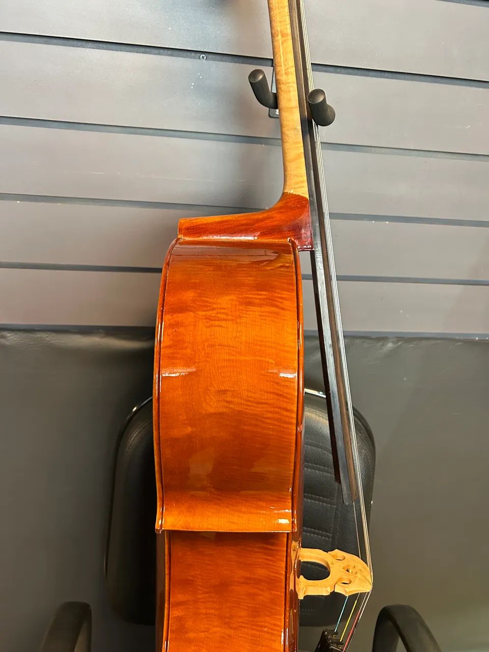 Violoncelo Eagle 4/4 C200 seminovo  - Foto 2
