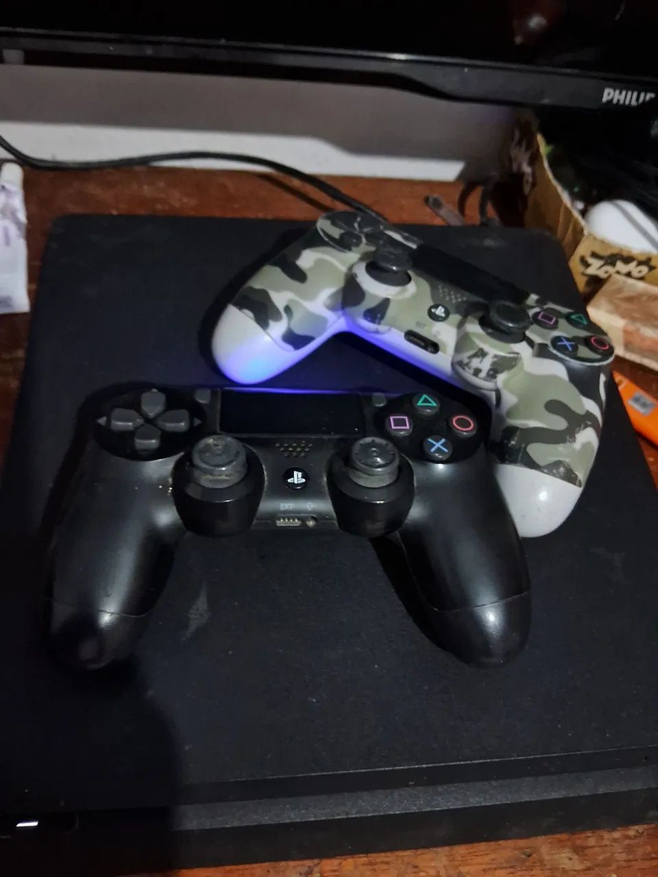 PS4 Slim 