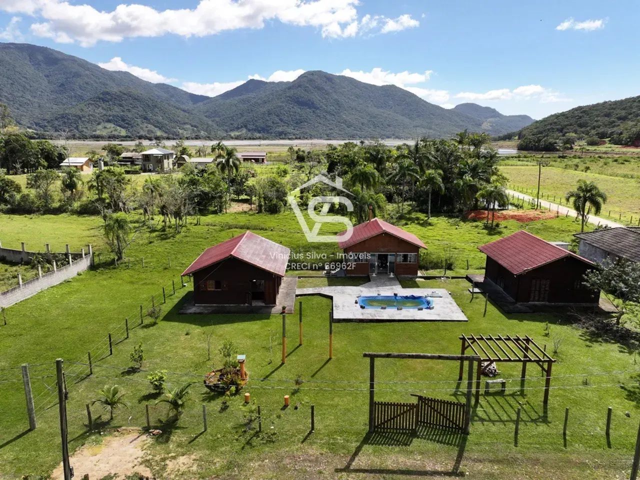Terreno 720m² com Casa, Piscina e Área de Lazer  Paulo Lopes