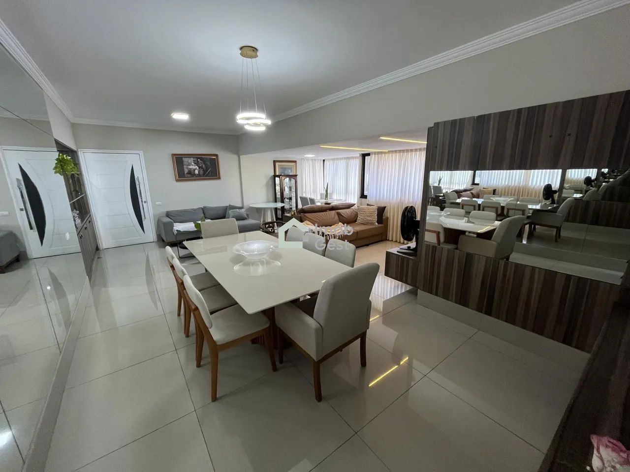 APARTAMENTO COM 156M2 NO BAIRRO DO TIROL