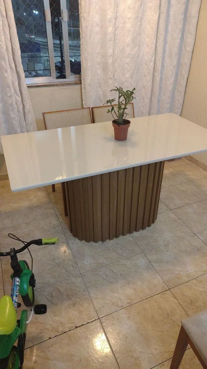 Mesa de Jantar (sem cadeira)
