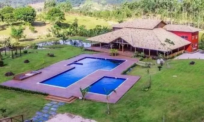 Linda Casa/Condomínio Sítio pra Venda 