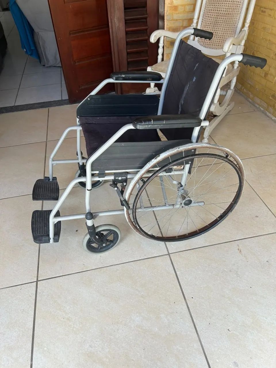 Cadeira de rodas  - Foto 2