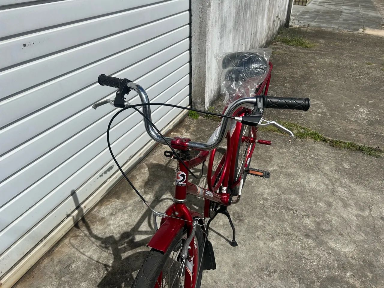 Vendo uma bicicleta 
