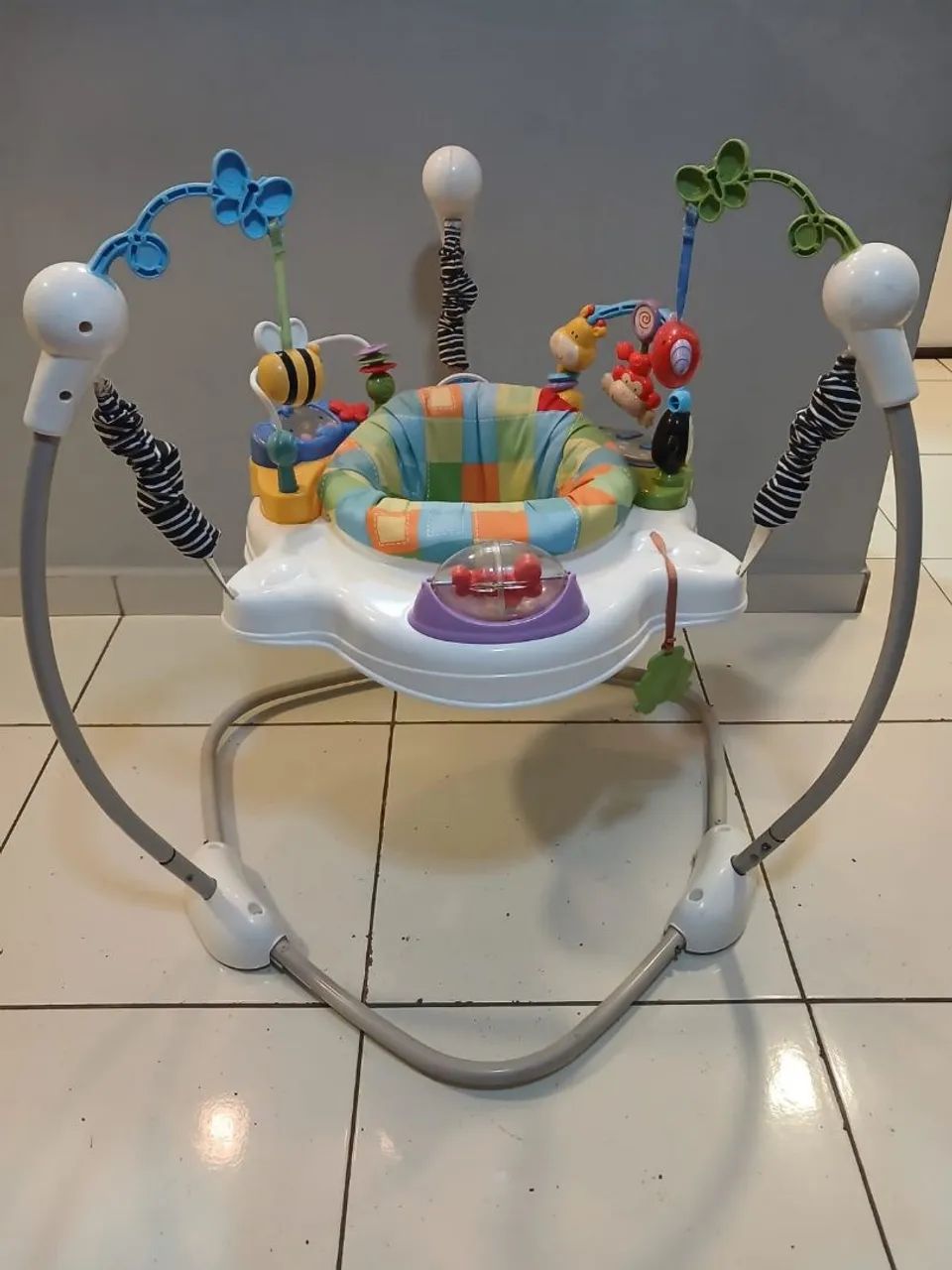 Centro de atividades jumper Buba