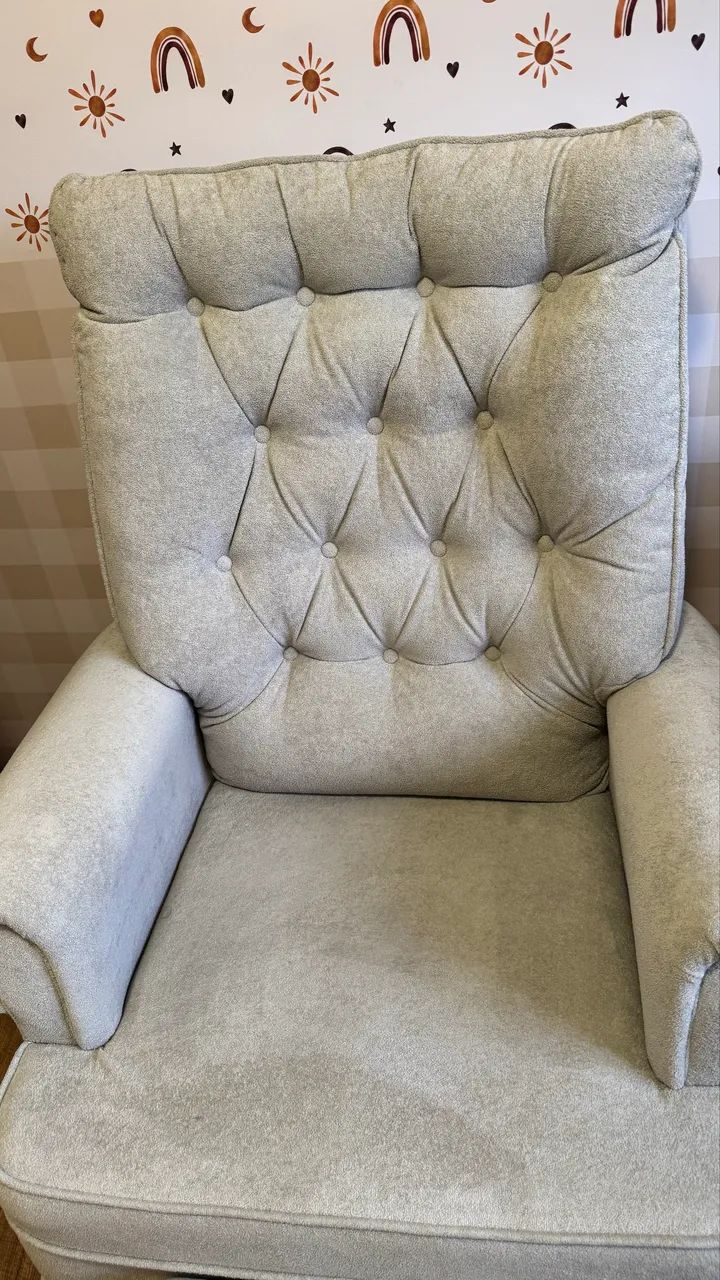 Poltrona de amamentação com balanço e puff  - Foto 2