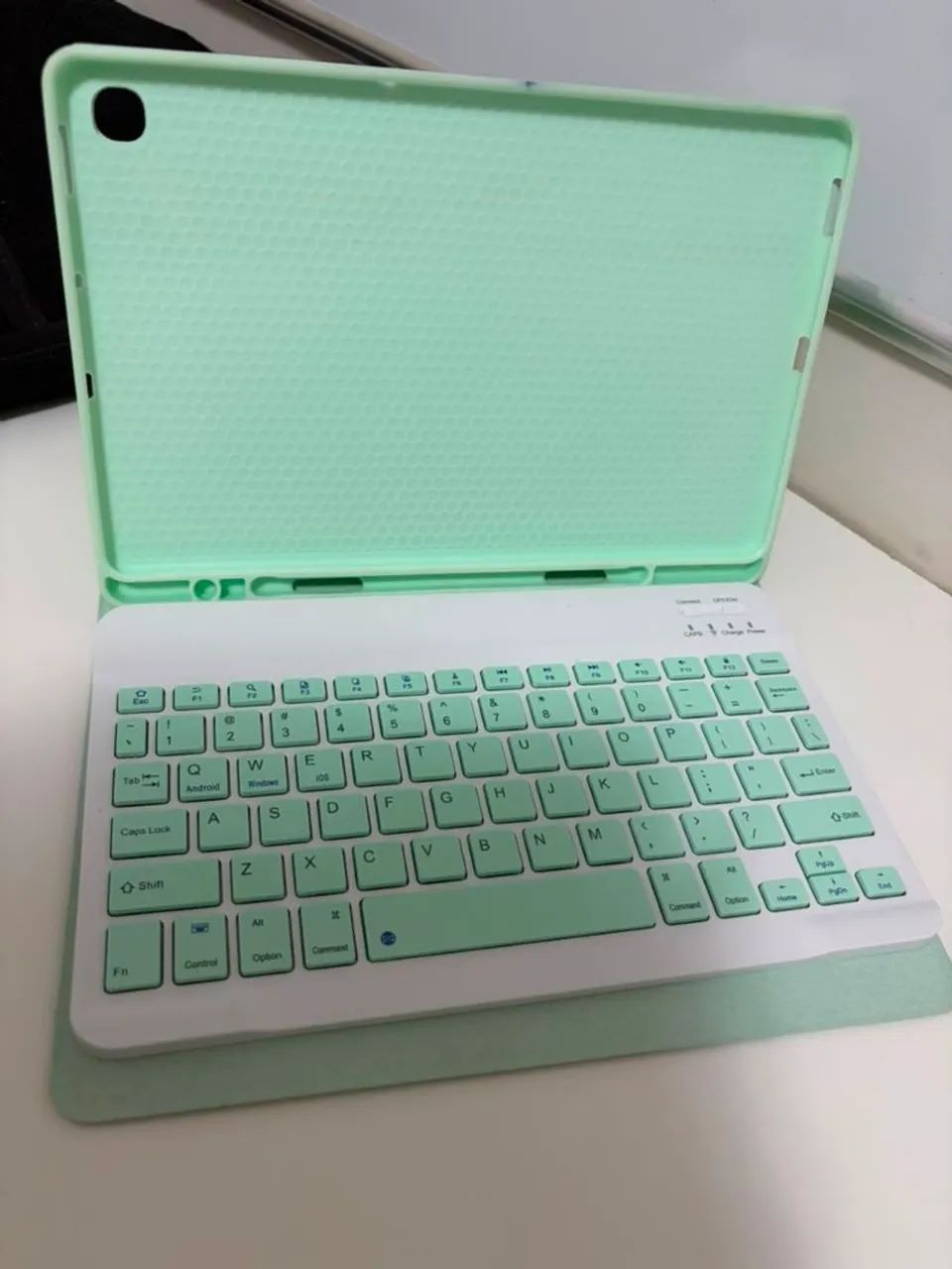 Capa com teclado para tablet S6 lite - Foto 2