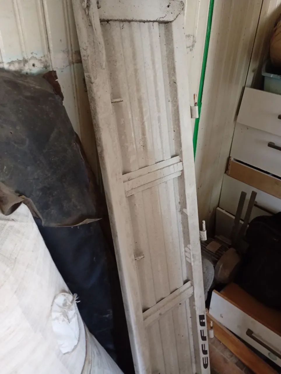 VENDO CARROCERIA DA Effa ano 2004 - Foto 3