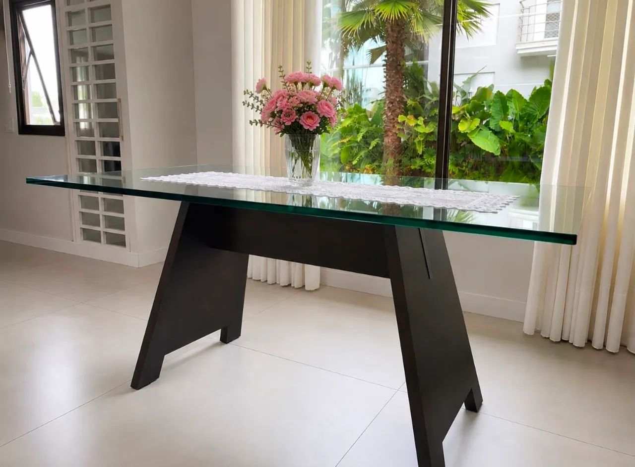 Vendo Mesa jantar 6 lugares, tampa de vidro 19mm
