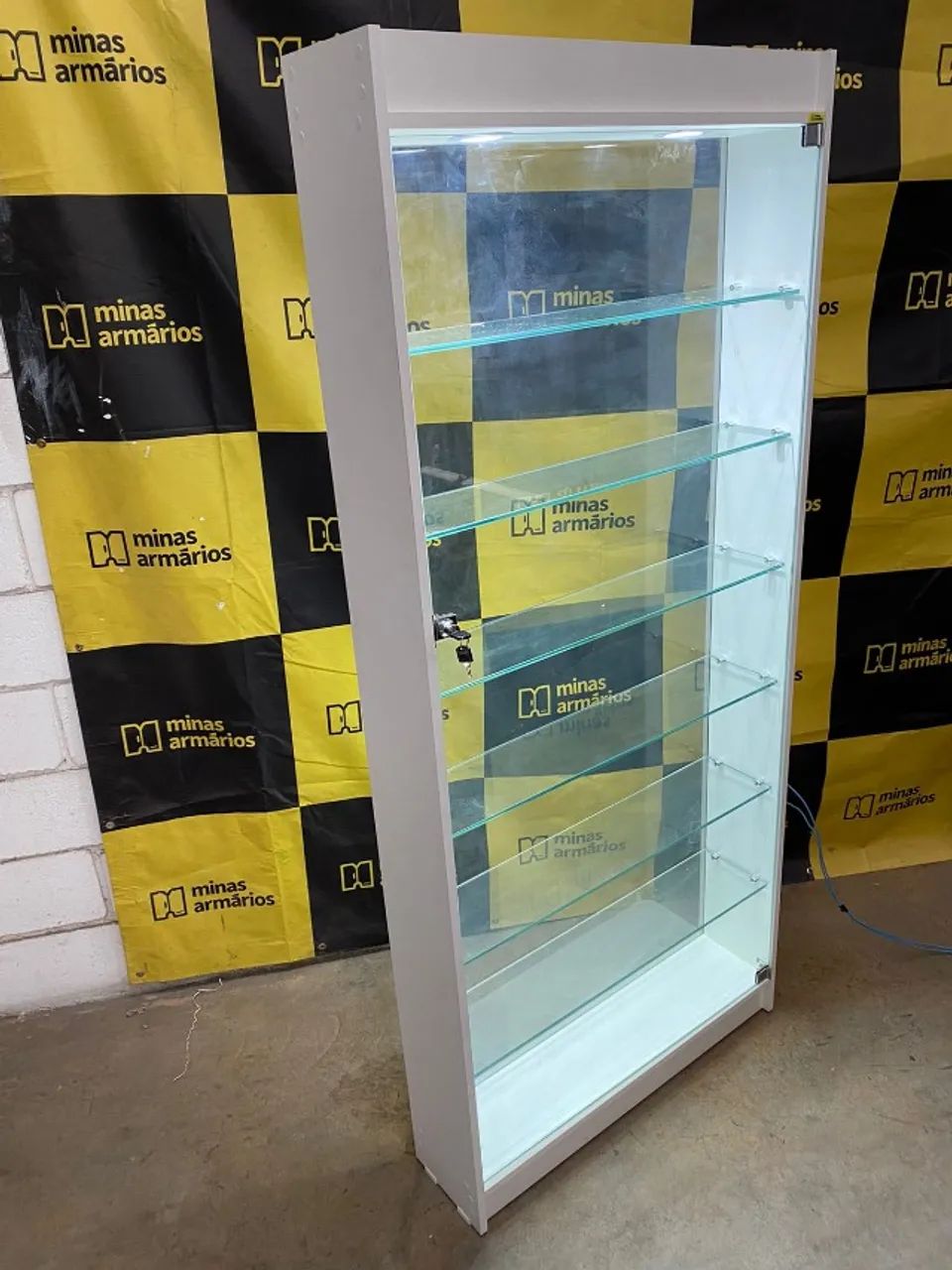 Vitrine MDF Prateleiras e porta de vidro  182x80x20 - Foto 2