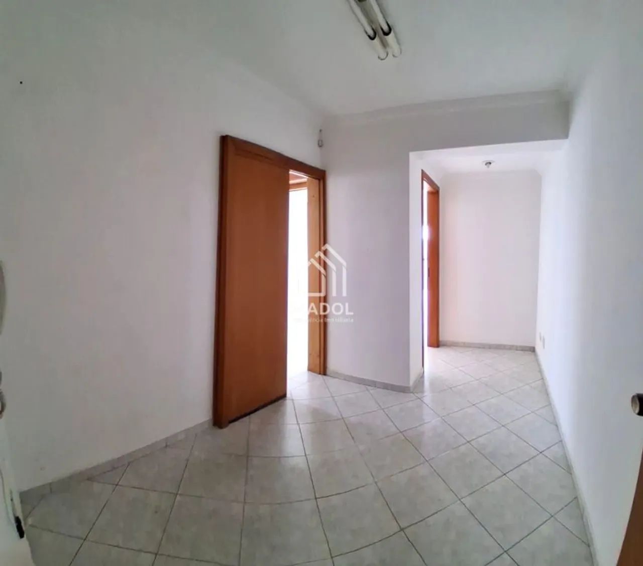 Sala comercial com ampla e escritório | Centro | R$ 1.300,00 - Foto 5