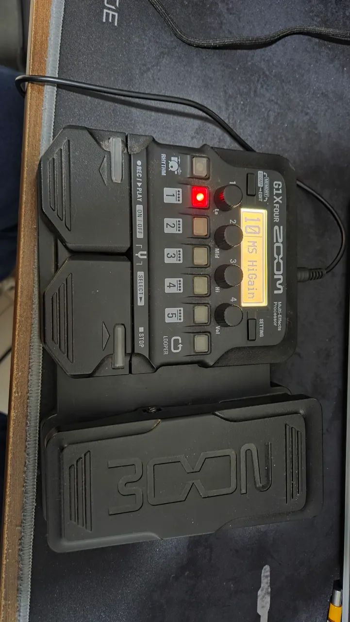 Pedaleira G1x Four