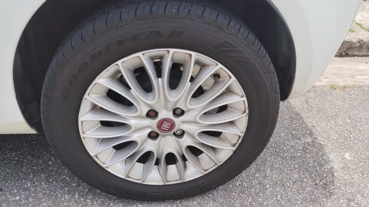 Fiat Punto Punto ESSENCE 1.6 Flex 16V 5p 2015