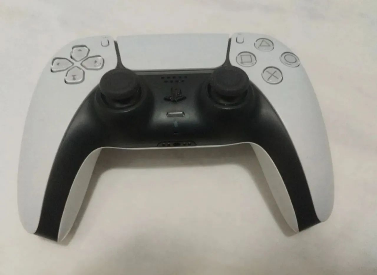 Vendo kit com 2 controles, cores branco e roxo, ambos funcionando, COM DRIFT - Foto 5