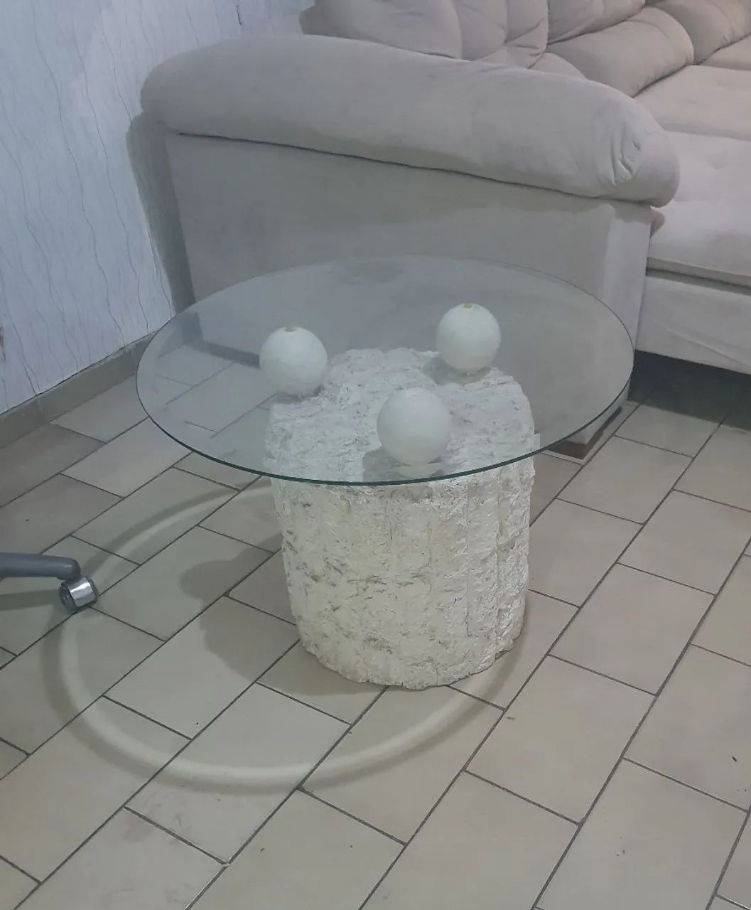 Vendo um par de mesa de canto com vidro temperado