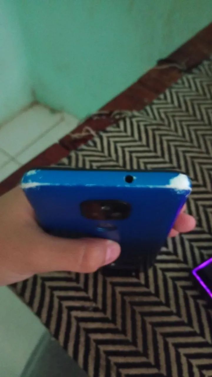 Motorola E7 plus com alguns quebrados
