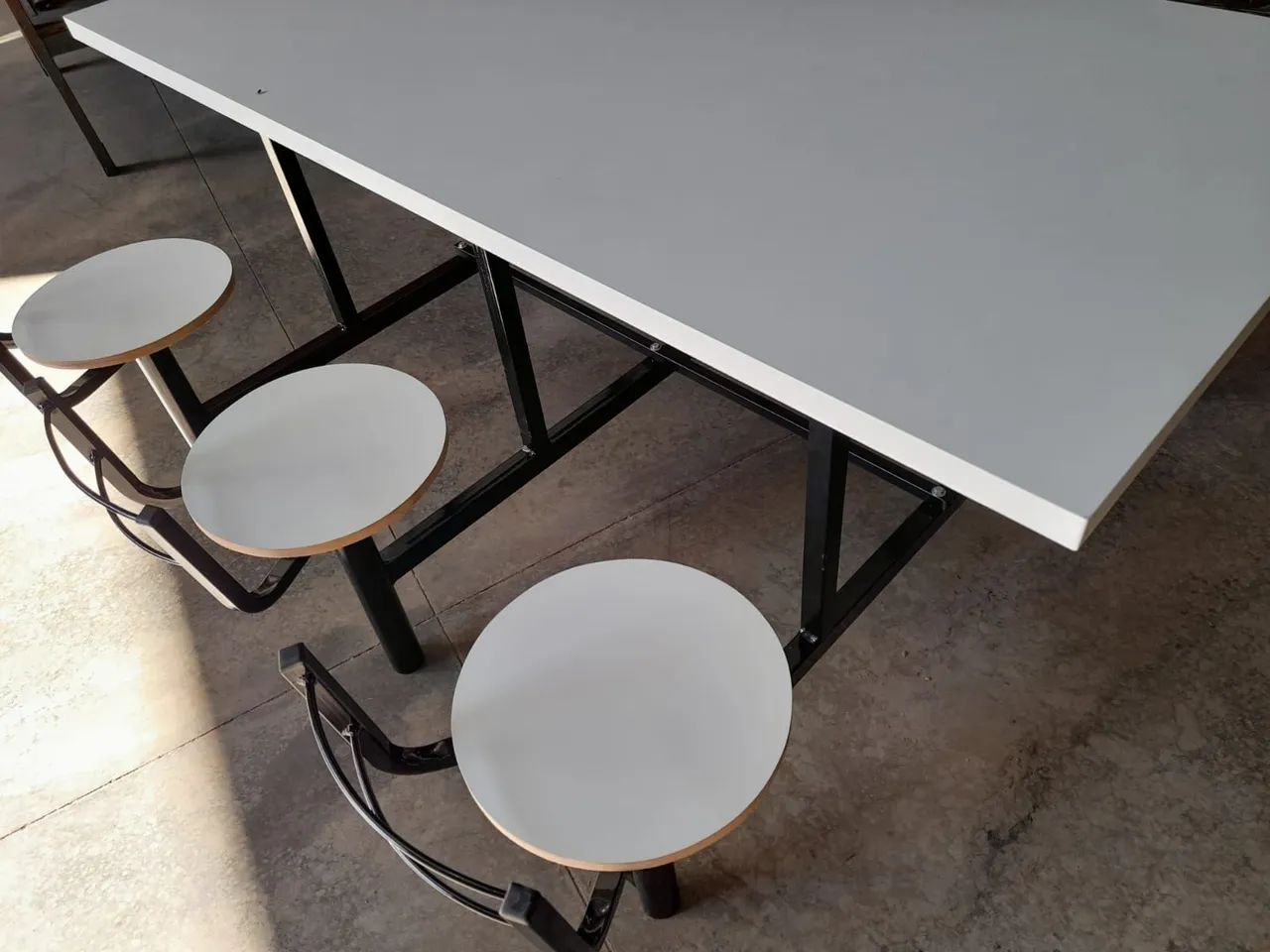 MESA PARA REFEITÓRIO DIRETO DA FABRICA - Foto 3