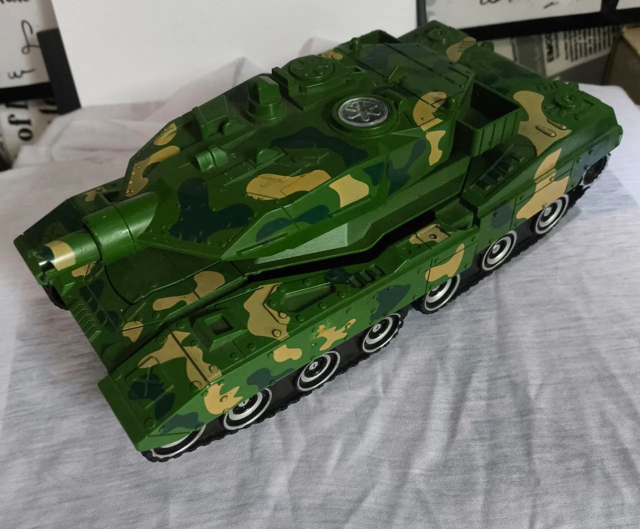 Robô Tanque Jun Toys