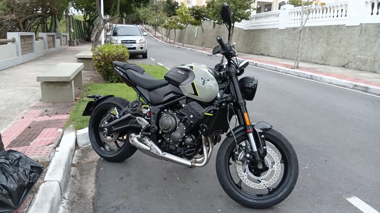 Triumph Trident 660 95cv 0km