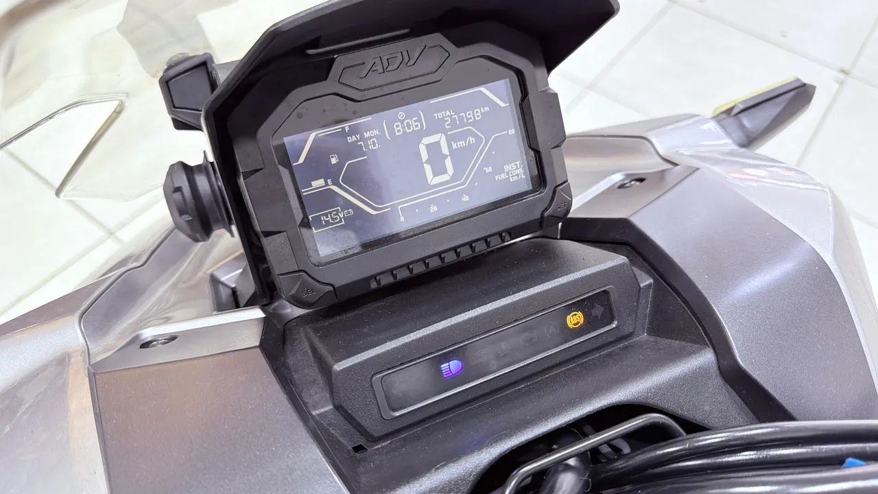 Honda Adv 150 - Foto 3