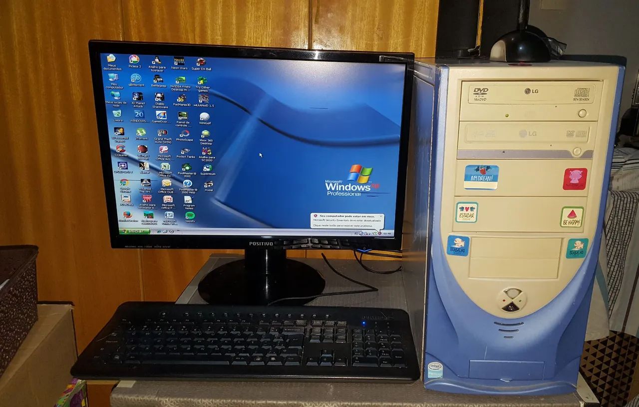 Computador antigo windows xp + peças de brinde 403064566548408321