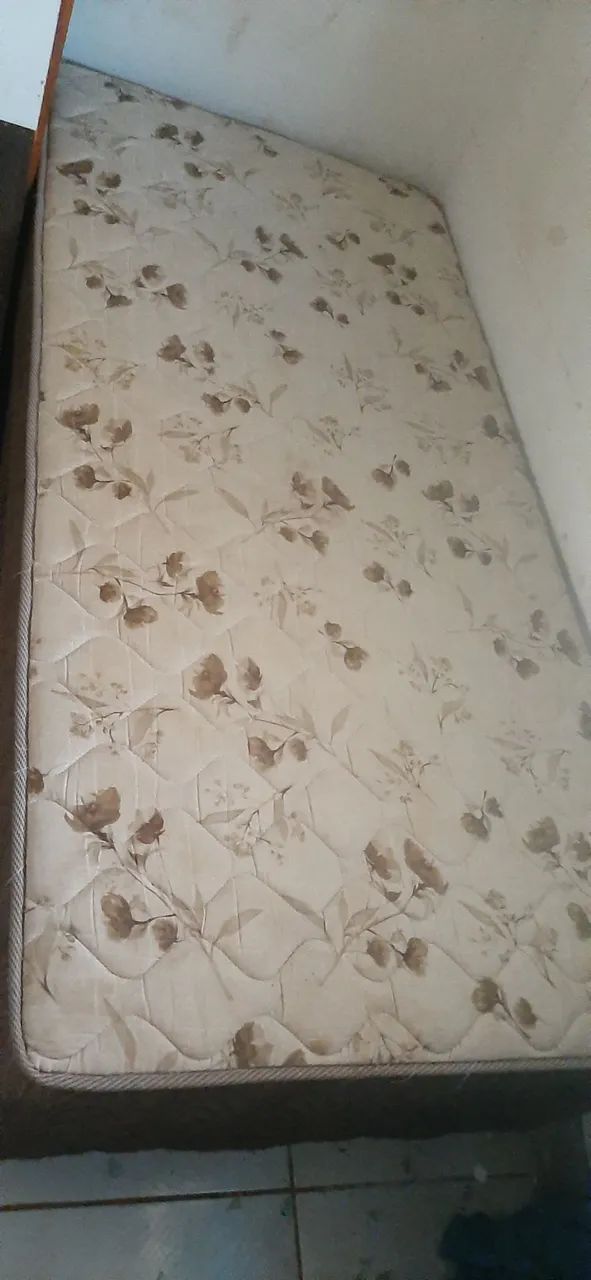 Vendo uma Cama Box Solteiro - Foto 2